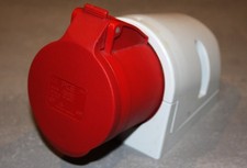 CEE 32A Wandsteckdose 3 Phasen, max. 400V - neu - 380 V - 415 V