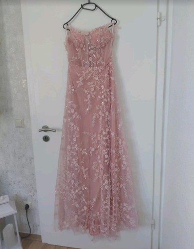 Abendkleid usw.