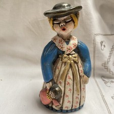 Thun Figur Mädchen in Tracht mit Puppe 
