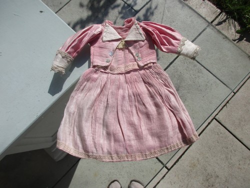 Schönes altes puppenkleid - schönes,