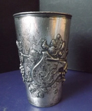 Antiker versilberter Wein Becher WMF B mit Weinlaub, Trauben und Schild