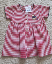 Schönes, gestreiftes Kleid
