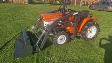Kleintraktor Kubota mit Frontlader