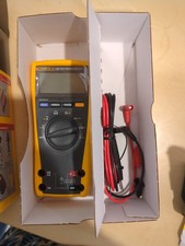 Fluke 175 True RMS Multimeter