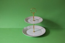 zweistöckige Etagere Teller