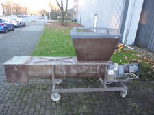 Förderschnecke mit Brecheinrichtung für Kunststoff Recycling