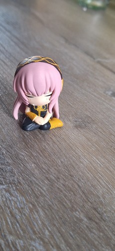 Sleeping luka vocaloid - luka,