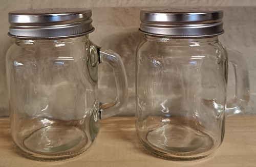 Set salz und pfefferstreuer - -,