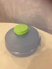 Tupperware Semmel Runde / Lunchbox, mit Dressingbehälter hellblau, neuwertig