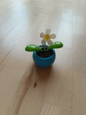Solargetriebene Deko Blume Wackeln Weiße Blüten Blauer Topf Süß