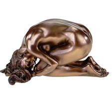 Akt Kowtow Nackte Dienerin