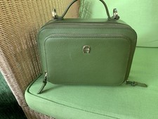 Aigner Rind Ledertasche Grün