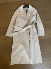 Mara Mara’S Mantel. Wolle