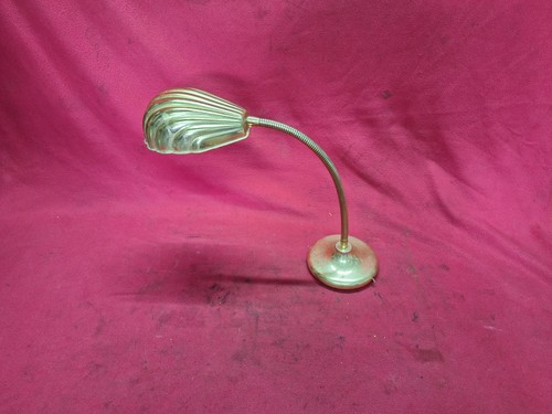 Alte lampe mit muschel schirm - alte,