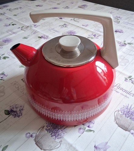 Wasserkessel rot ohne - , pfeife