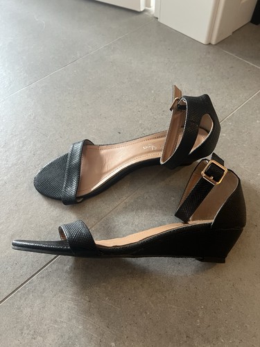 Sandaletten schwarz mit