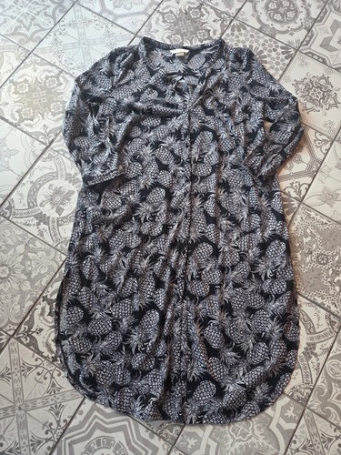 Modernes damenkleid - modernes,