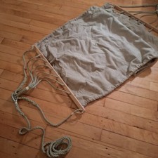 Robuste Tuch-Hängematte mit Spreizstab, neuwertig