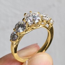 Goldener Damen Ring mit weißen Zirkonia Steinen - Gr. 55-63 - Pompös & Vergoldet