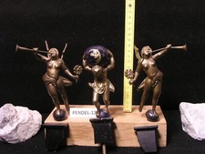 Bronze Altlas mit 2 Engel für Staartklok Friesenuhr Halbkastenuhr mit Podest 01