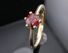 GJ69 * FACETTENREICH EDELSTEIN