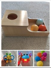 Montessori Spielzeug Rasseln. Verschiedene Spielzeuge bis 1 Jahr