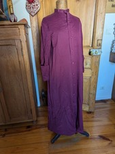 Alte Priestersoutane, Kirche