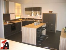 Grosse Wohnküche mit Inselblock zum Spitzenpreis Grafit / Wildahorn Möbelblöck