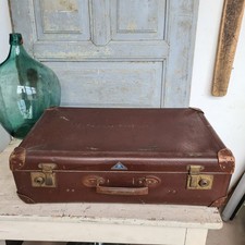 B9238 Alter Reisekoffer um