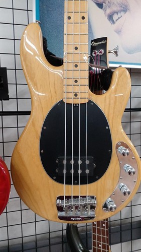 Ernie ball bass musicman - ernie, e-bass