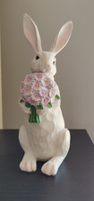 "Hase mit Frühlingsstrauß" Holzfigur Dekoration