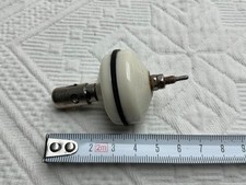 Durchführungs- Isolator