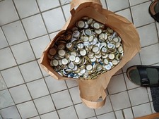 2 kg Kronkorken überwiegend