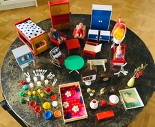 Großes Konvolut DDR Puppenstuben Möbel Ari Puppen Geschirr