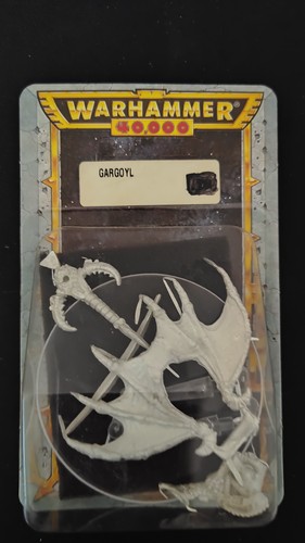 Metall tyraniden gargoyles - tyraniden,