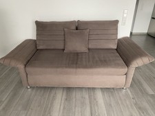 Schlafsofa mit Bettkasten & verstellb. Armlehne, taube-braun von Gutmann Factory
