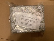 Geschreddertes Geld - DM -Banknoten von der Landeszentralbank