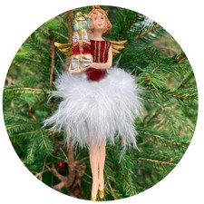 Christbaumschmuck Figur Engel rot-gold mit Geschenken und Federrock 13,5cm