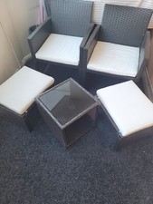 rattan sitzgruppe mit Tisch Und Kissen