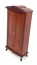 Kleiderschrank aus Holz