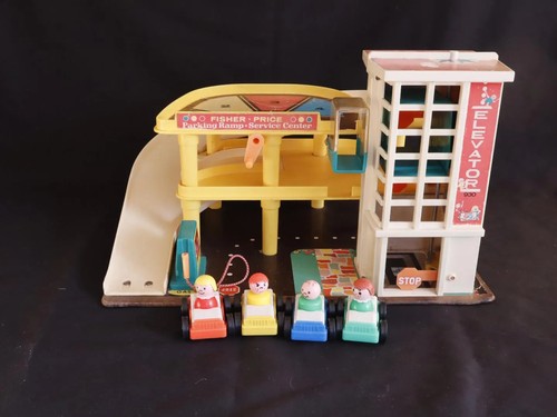 Fisher price garage - garage,, 930