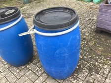 2er Set 120 L Futtertonne Wassertonne Maischefass blau mit Deckel und Spannring