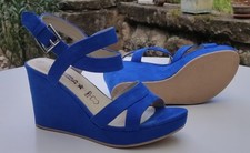 Königsblaue Plateau High