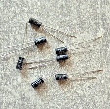 6 Stück ELKO 10uF 25V