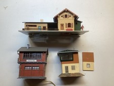 Kleiner Bahnhof, 2 kleine Stellwerke. Eins davon für Bastler.