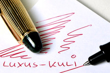 Vintage Luxus-Kugelschreiber, massive Metallausführung, neue Mine "rot".   (K6)