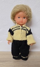 Nette Kunststoff Puppe ES Doll