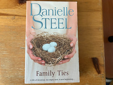 ROMANTIC NOVEL: FAMILY TIES