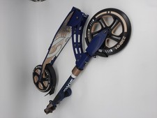 SIX DEGREES Aluminium Scooter mit Klappmechanismus und Ständer, 230/215 mm, ABEC