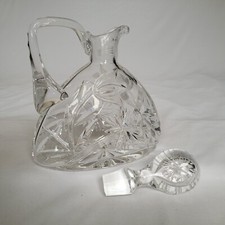 Glaskaraffe mit Henkel und